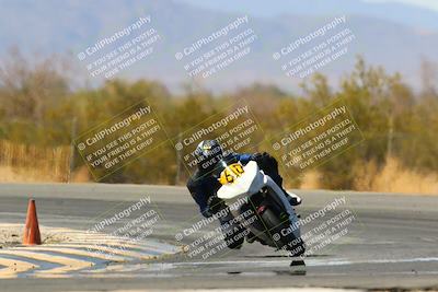 media/Apr-17-2022-CVMA (Sun) [[f474cfa795]]/Race 14 500 Supersport-350 Supersport (Holeshot)/